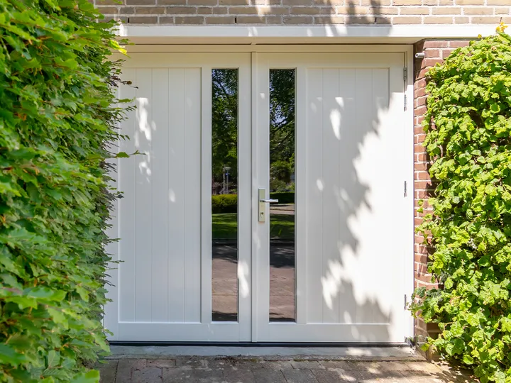 Garagedeur met glas Dordrecht