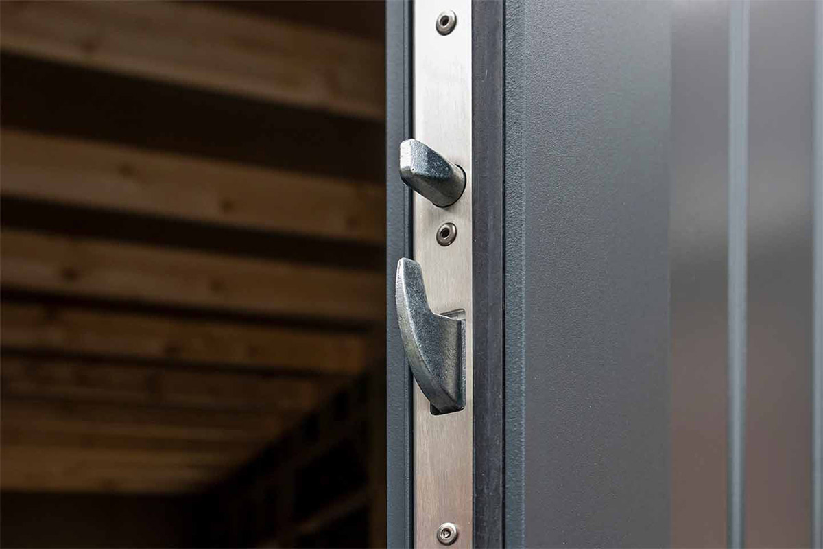 veiligheid openslaande garagedeur