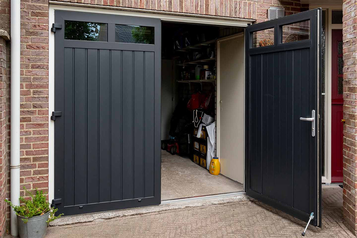 openslaande garagedeur staal